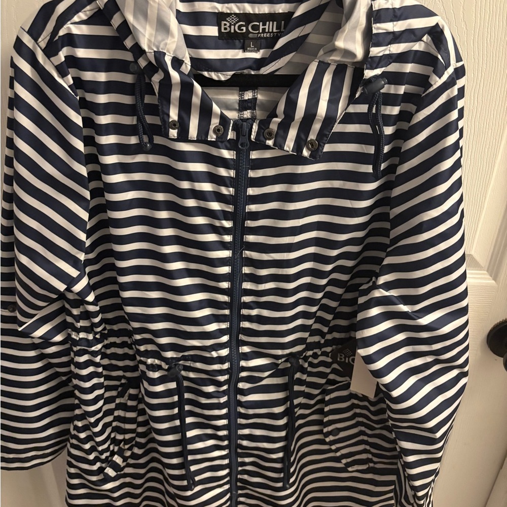 NEW Big Chill Navy and White Freestyle windbreaker rainproof